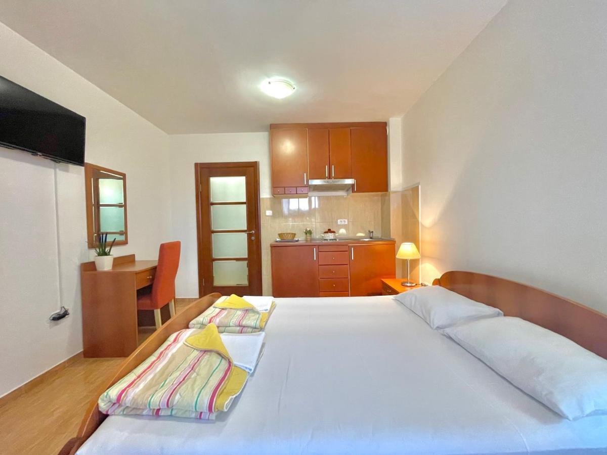 Apartments Boreta Becici Budva Luaran gambar